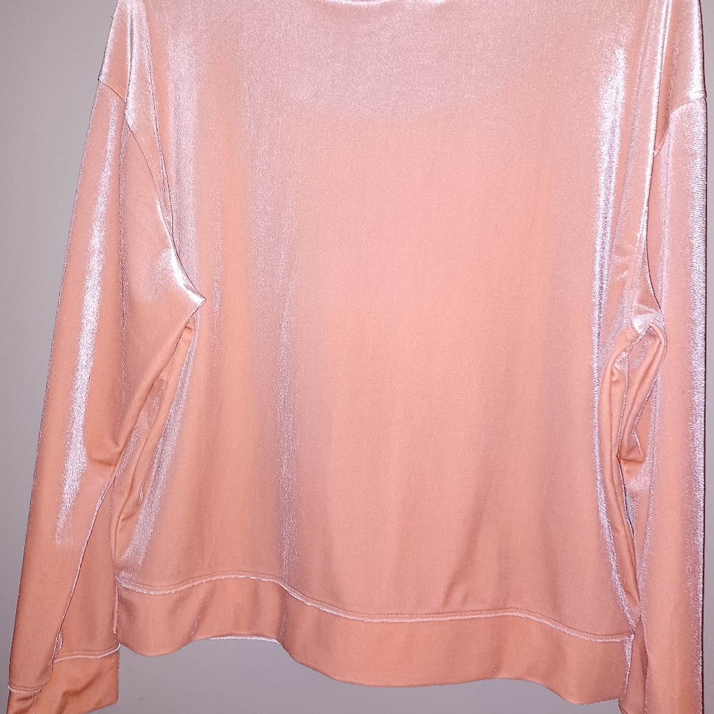 Beautiful pull over - Picture 4 of 4